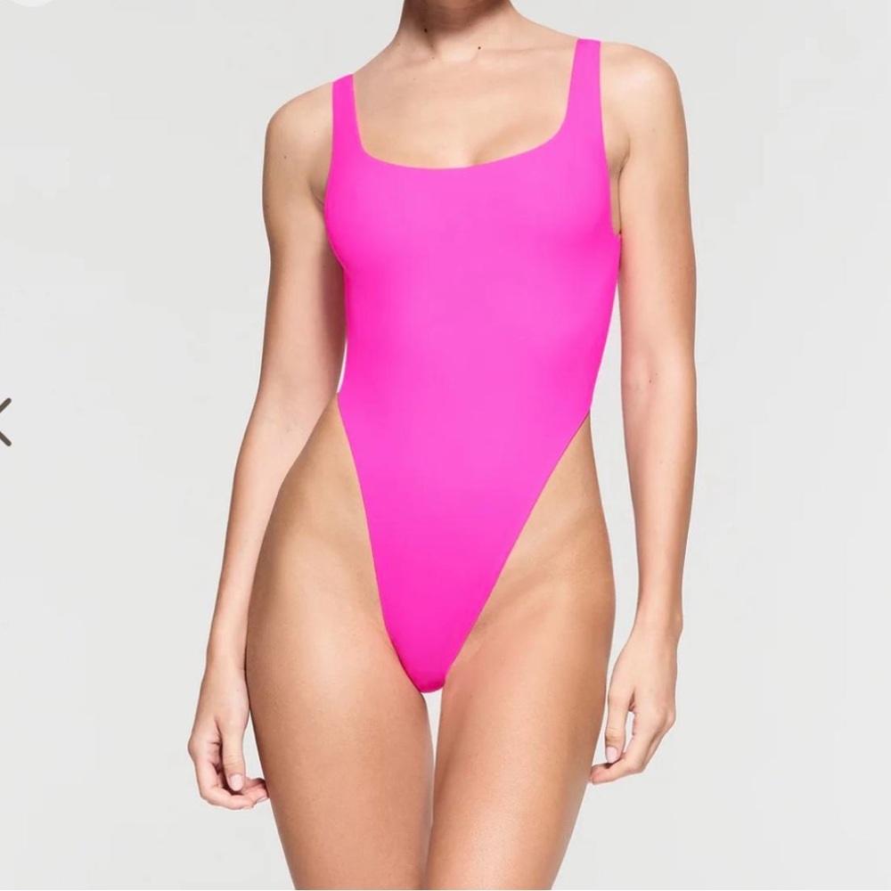 Skims Fits Everybody High-Cut Bodysuit